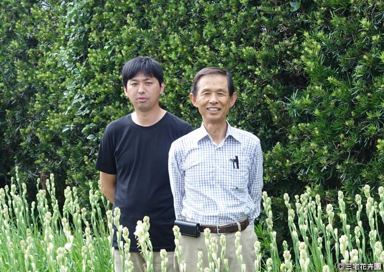 三宅花卉園/三宅 勇さん(右)泰行さん（左）