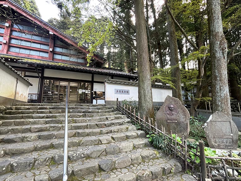 2026年5月30日 JGNイベント『庭散歩・2026初夏』玉堂美術館・水と緑に触れる遊歩道散策 講師：JGN理事・石組師 髙﨑 康隆氏 玉堂美術館エントランス